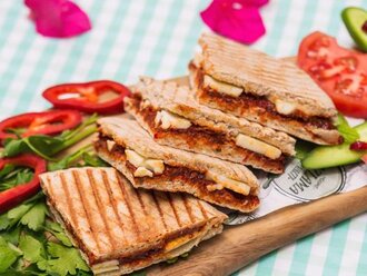 Sucuklu Bazlamaviç Tost görseli