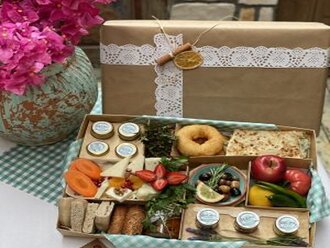 Hediye Serpme Kahvaltı Kutusu (2 Kişilik) görseli