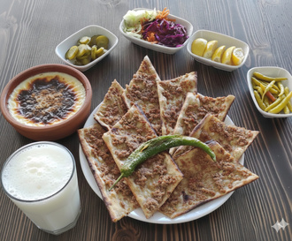 Etli Ekmek & Tatlı Menü görseli
