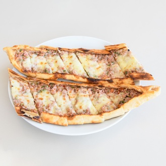 Kıymalı Kaşarlı Pide görseli