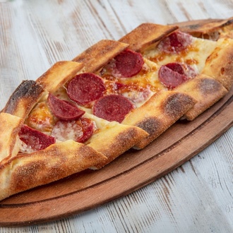 Sucuklu Yumurtalı Pide görseli