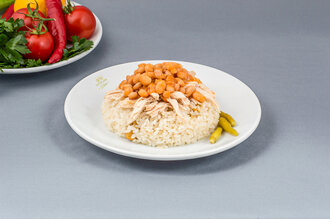 Tavuklu Pilav Üstü Kuru Fasulye görseli