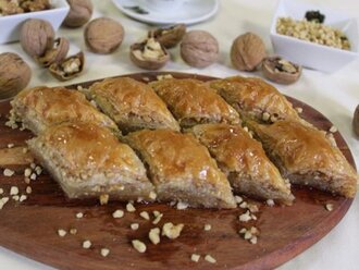 Cevizli Ev Baklavası (1 Kg) görseli