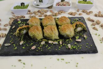 Fıstıklı Midye Baklava (4 Adet) görseli