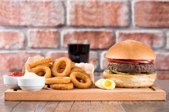 Cheeseburger Menü görseli