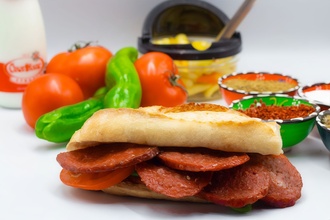 Yarım Ekmek Arası Sucuk görseli