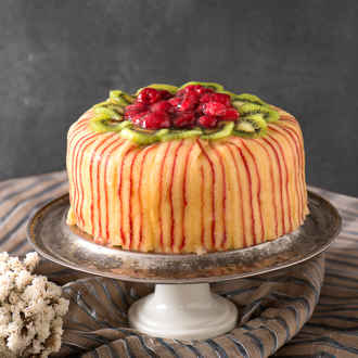 Pijalamalı Çilekli Muzlu Pasta ( 4-6 Kişilik ) görseli