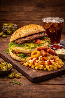 Mega Burger Menü görseli