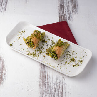 Fıstıklı Şöbiyet (3 Dilim) görseli