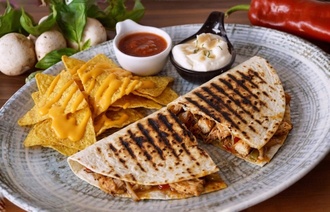 Chicken Quesadilla görseli