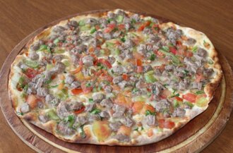 Kuşbaşılı Lahmacun görseli