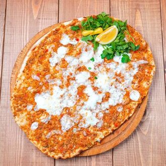 Kıymalı Kaşarlı Lahmacun görseli