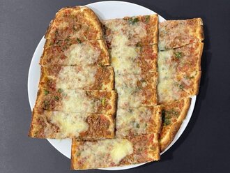 Kıymalı Kaşarlı Pide (Kenarsız) görseli