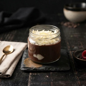 Beyaz Çikolata Parçacıklı Profiterol görseli