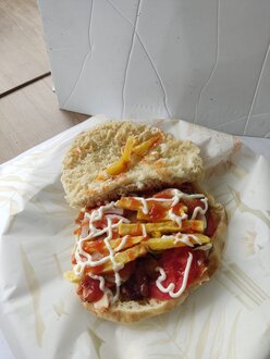 Tombik Ekmek Arası Tavuk Döner görseli
