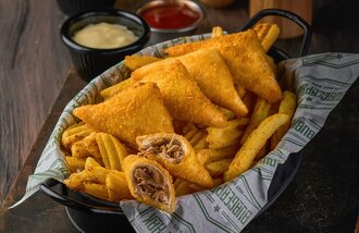 Kaburgalı Mozzarellalı Çıtır Muska Böreği görseli