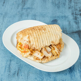 Tombik Ekmek Arası Tavuk Döner görseli