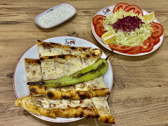 Kıymalı Kaşarlı Pide görseli
