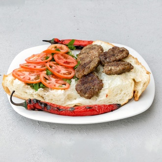 Ekmek Arası Izgara Köfte görseli