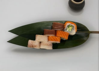 Rainbow Roll (8 Pcs.) görseli