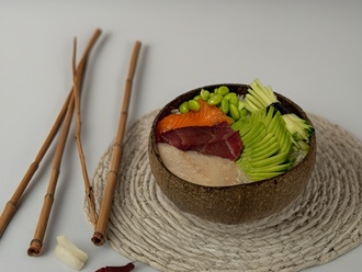 Rainbow Poke Bowl görseli