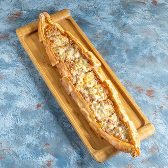 Kuşbaşılı Kaşarlı Pide görseli