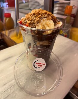 Kitkat Krep Kırıklı Bardak Waffle görseli