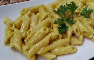 Köri Soslu Penne görseli