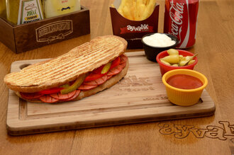 Sucuklu Tost görseli