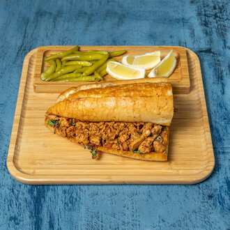 Somun Ekmek Arası Tavuk Tantuni görseli