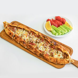 Kuşbaşılı Kaşarlı Pide görseli