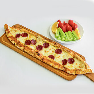 Sucuklu Kaşarlı Pide görseli