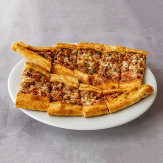 Kuşbaşılı Kaşarlı Pide görseli