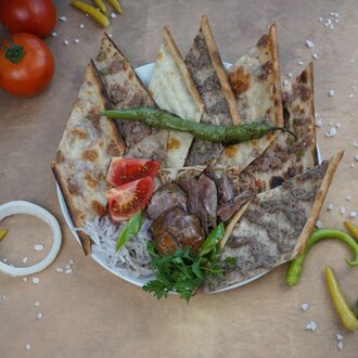 Karışık Special Konya Usulü Pide görseli