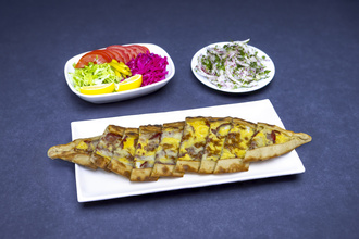 Pastırmalı Kaşarlı Yumurtalı Pide görseli