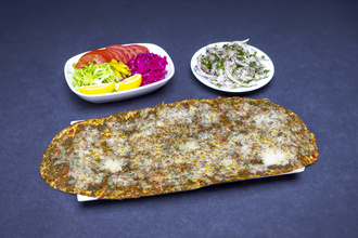 Kaşarlı Lahmacun görseli
