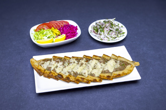 Kıymalı Kaşarlı Pide görseli