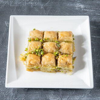 Fıstıklı Özel Baklava (500 Gr.) görseli