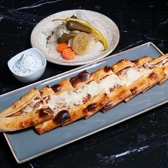 Kuşbaşılı Kaşarlı Pide Bahane görseli
