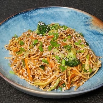 Sebzeli Noodle görseli