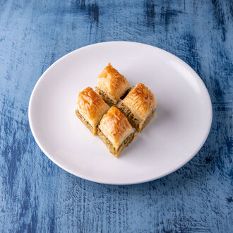 Fıstıklı Baklava (4 Dilim) görseli