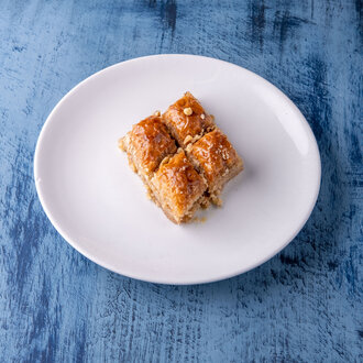 Ev Baklavası (4 Dilim) görseli