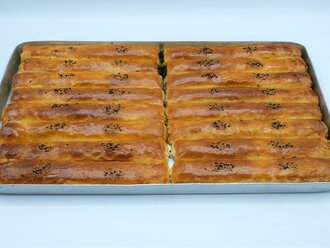 Karışık Ev Böreği (Tepsi) (16 Adet) görseli