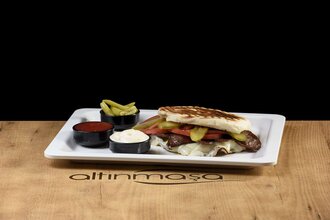 Sucuklu Kaşarlı Bazlama Tost görseli