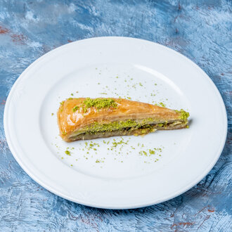 Fıstıklı Havuç Dilimi Baklava (1 Kg.) görseli