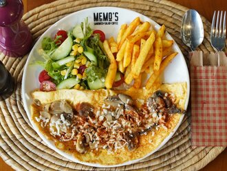 Mantarlı Kaşarlı Omlet görseli
