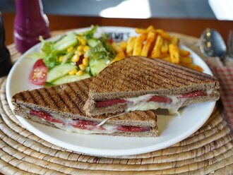 Sucuklu Kaşarlı Tost görseli