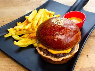 Cheeseburger Menü görseli