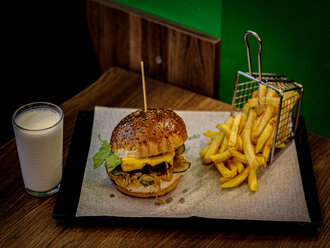 Cheeseburger Menü görseli