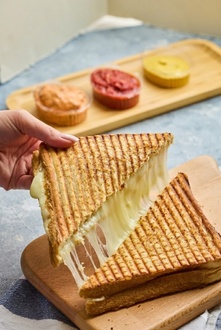 Kare Tost Çift Kaşarlı görseli